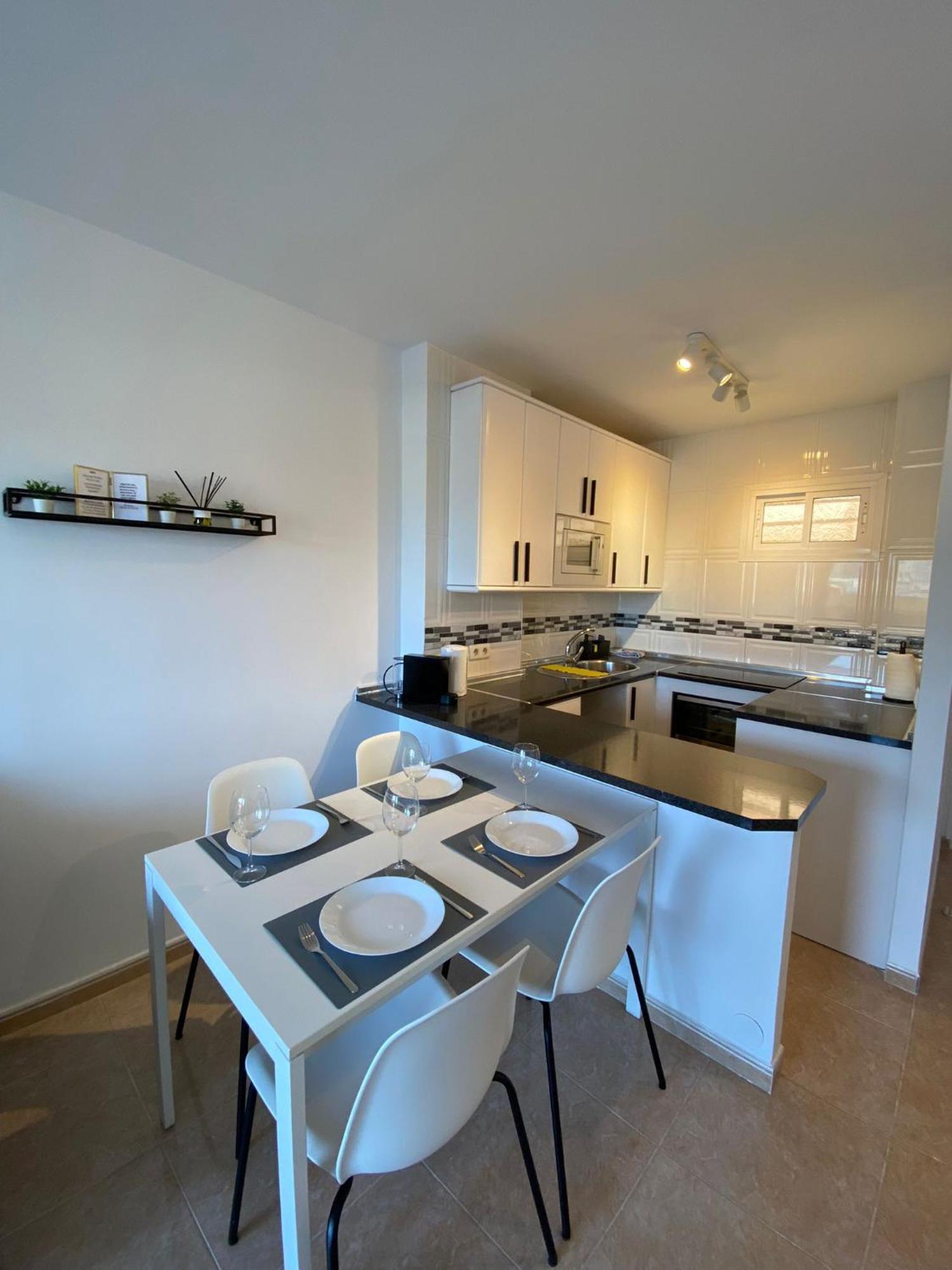 Con Espectacular Vista, Piscinas, Recep 24 Hs Benalmadena